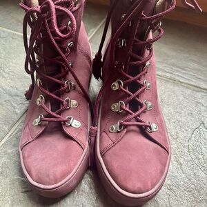 AEROSOLES Women's Burgundy Lace-Up Boots